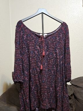 Adam Levine Collection Burgundy Paisley Tassel Tunic Top